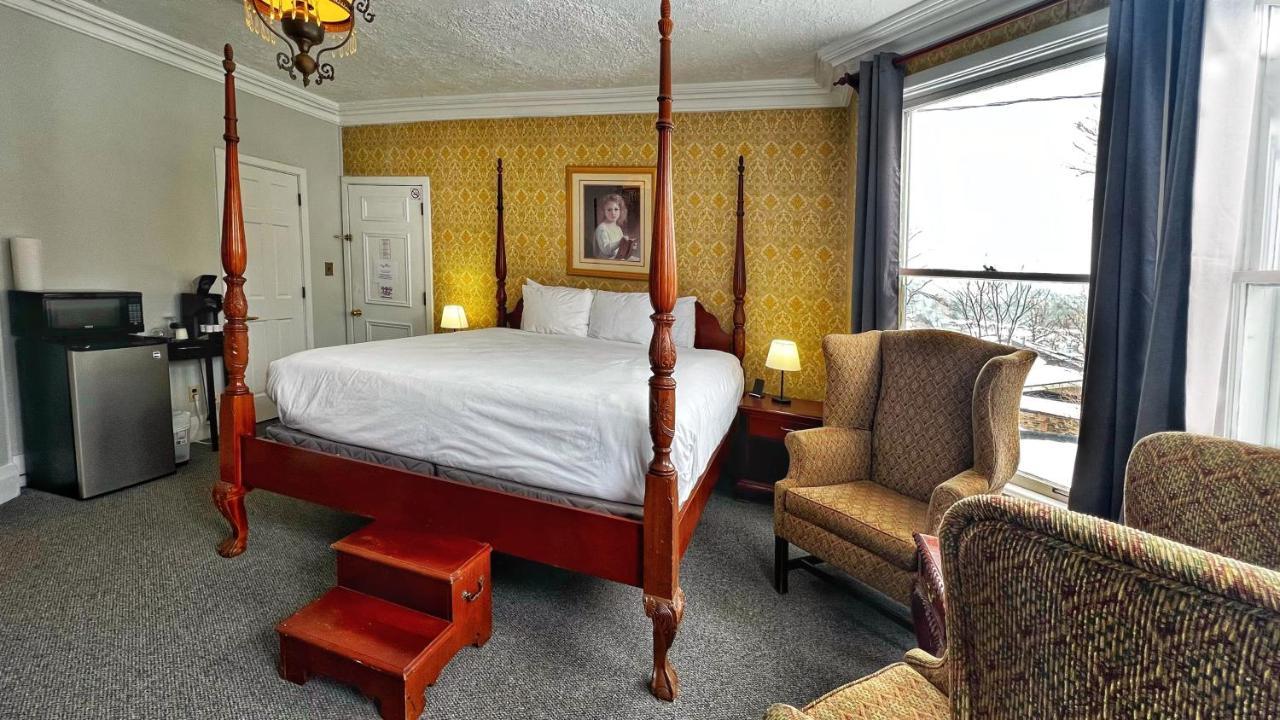 Inn At The Falls Bracebridge Exteriör bild