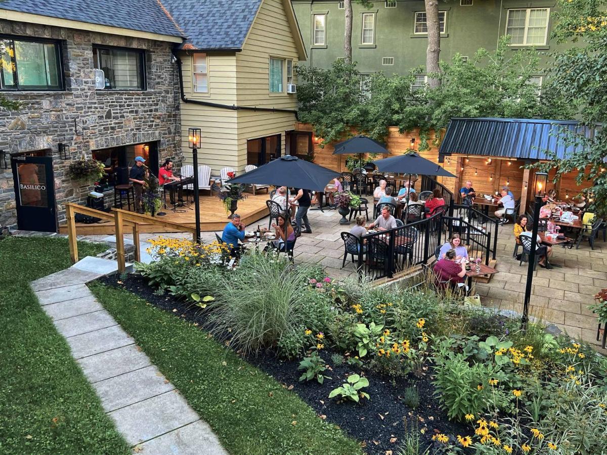 Inn At The Falls Bracebridge Exteriör bild
