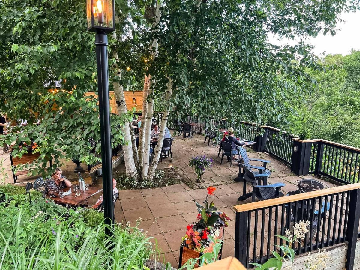 Inn At The Falls Bracebridge Exteriör bild