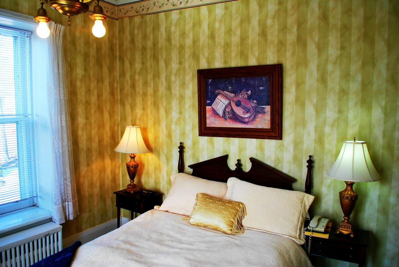 Inn At The Falls Bracebridge Exteriör bild